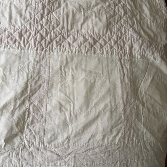 Vintage Red and White Canadian Flag Quilt 🇨🇦 - Picture 11 of 16